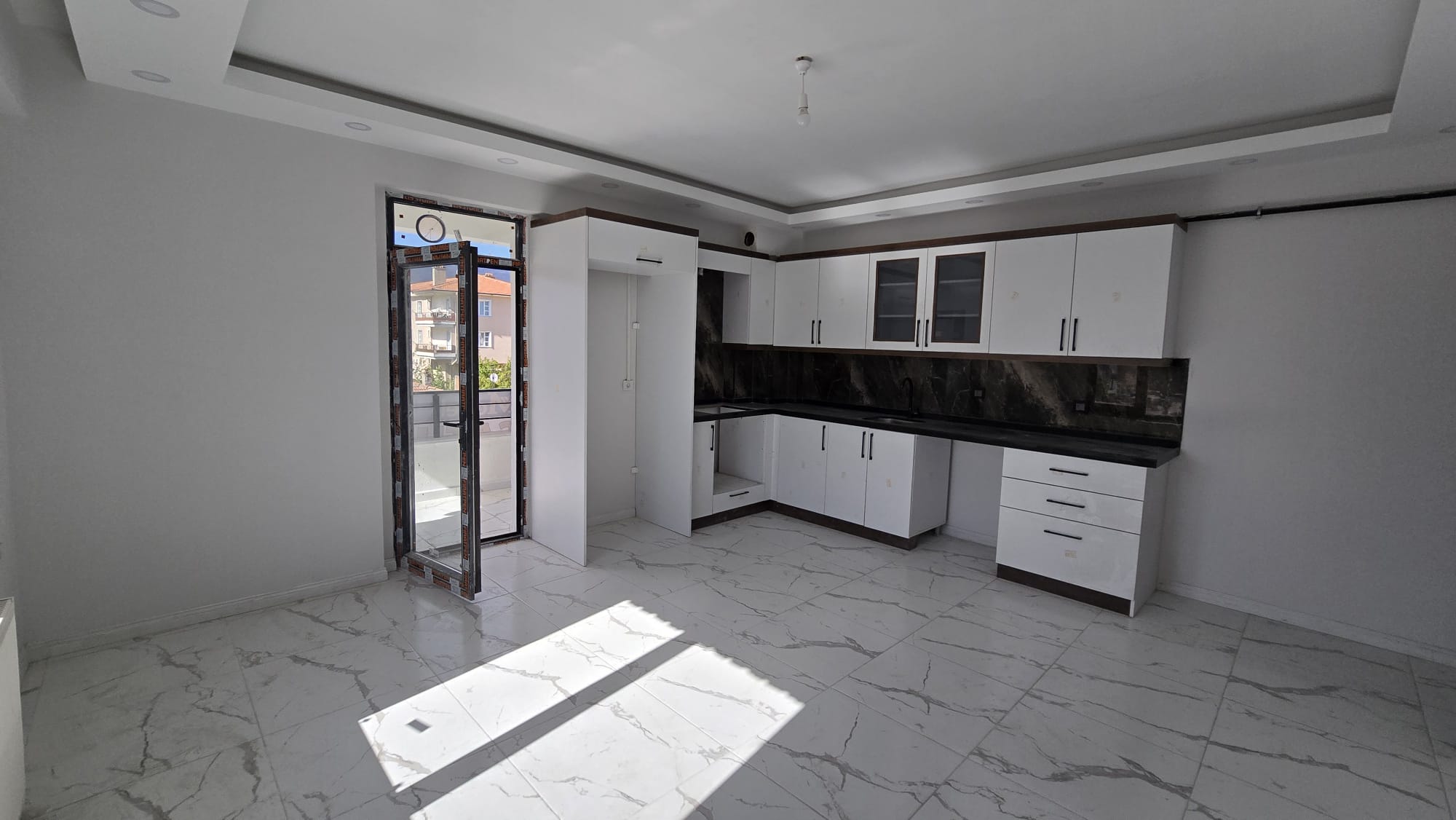 MABEL'DEN ŞEHİR MERKEZİNDE, MÜKEMMEL KONUMDA SATILIK 2+0 DAİRE